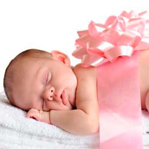 Які подарунки бажано дарувати новонародженим дітям?